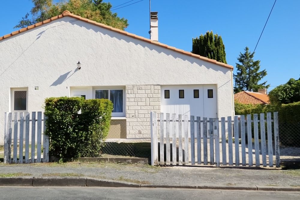 portail et portillon bois 80 Mauz�-sur-le-Mignon (79)