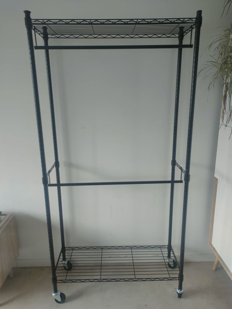 Portant � double tringle avec roulettes Noir Amazon Basics 25 Saint-Denis (93)