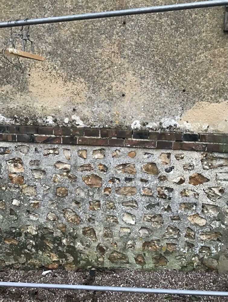 Portant m�tal grande largeur sur roulettes. 65 Verneuil-sur-Avre (27)