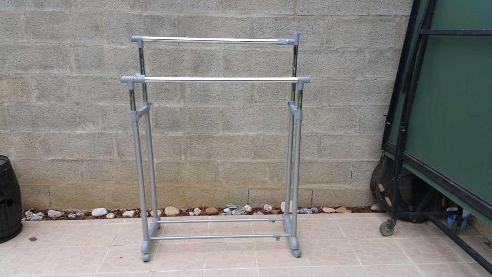 PORTANT ou PENDERIE A  VETEMENT 35 Lardy (91)