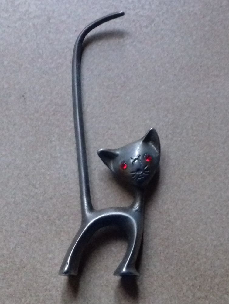 PORTE-BAGUES en ETAIN et PERLES ROUGES 8 Boucau (64)