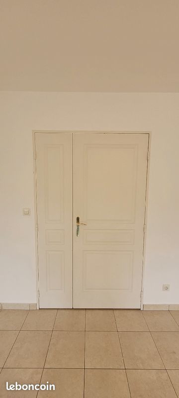 Porte blanche 20 Mont�vrain (77)