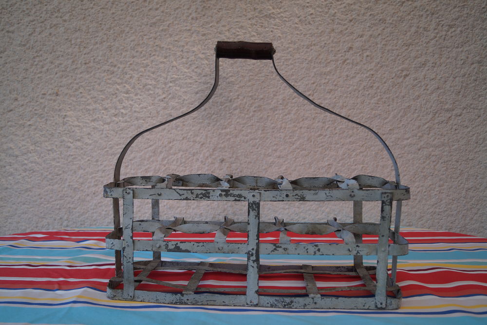 PORTE  10 BOUTEILLES EN ZINC    ELEMENT DE  DECORATION 45 Besan�on (25)