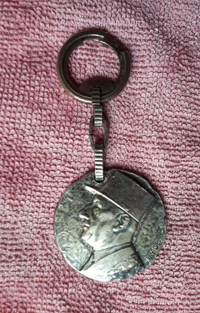 Porte-cl� de Charles de Gaulle ( S.A.C. ) 20 Verneuil-sur-Vienne (87)