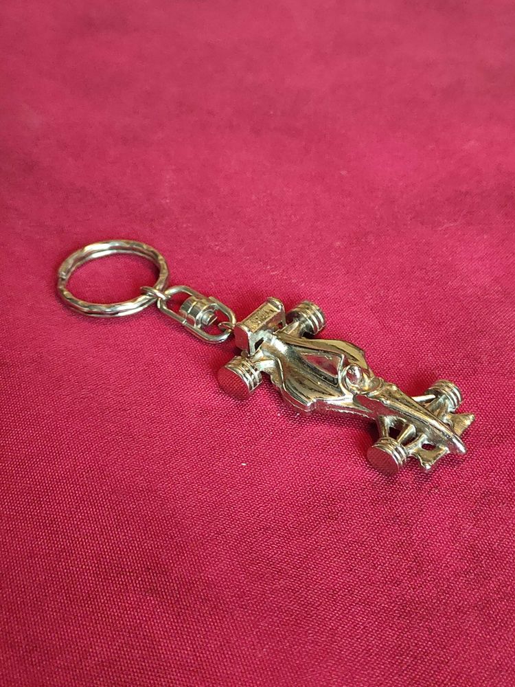 Porte-clefs voiture de course 5 Avermes (03)