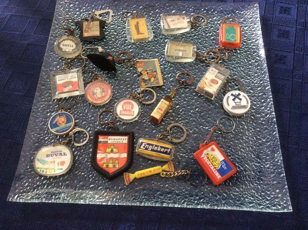 LOT DE 20 PORTE CLEFS 15 �taples (62)