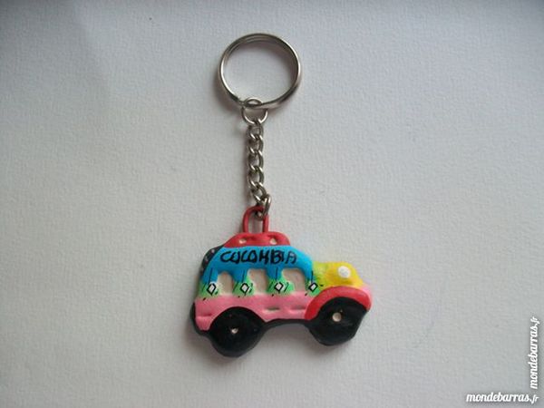 Porte cl�s bus artisanal c�ramique rose bleu 7 Thizy (69)