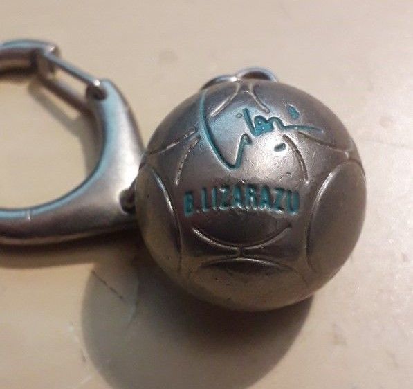 Porte Cl�s Bixente Lizarazu (D�dicace sur ballon) - 1998 10 Saint-Nom-la-Bret�che (78)