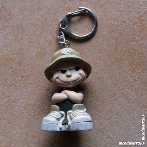 Porte-cl�s figurine gar�on en r�sine 5 Cabestany (66)