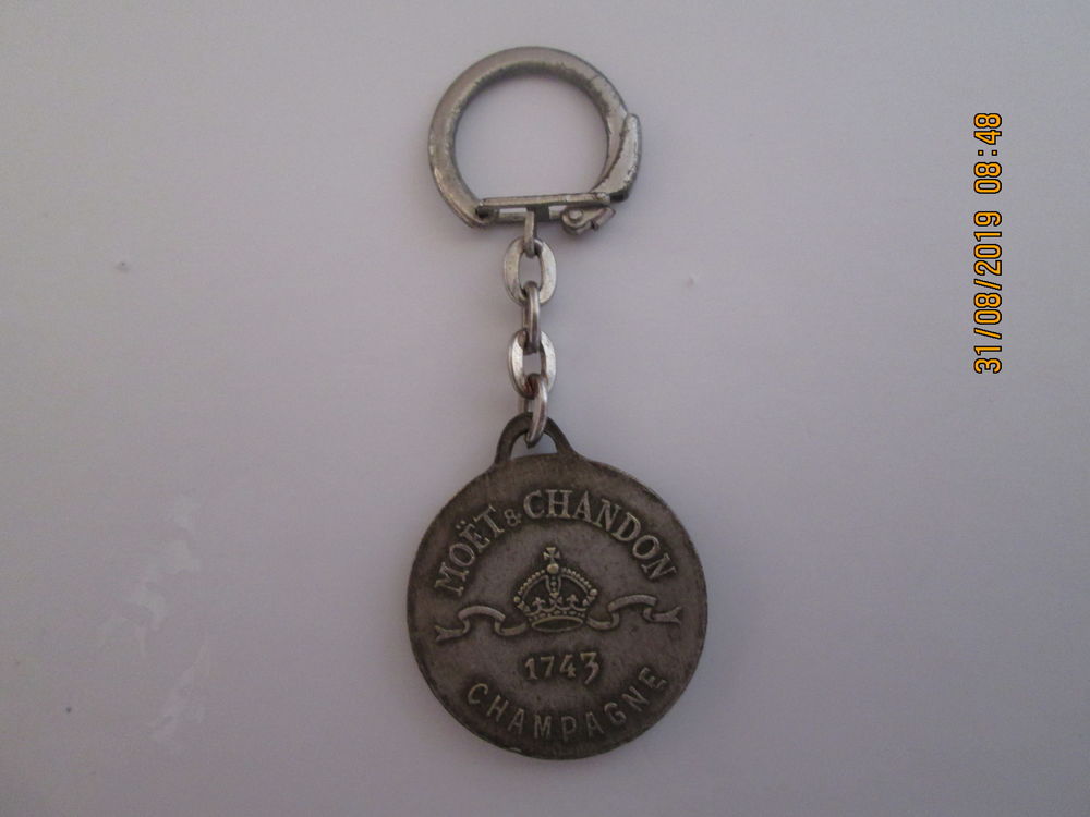 porte cl�s  Mo�t & Chandon 
Port 3� 7 �pernay (51)