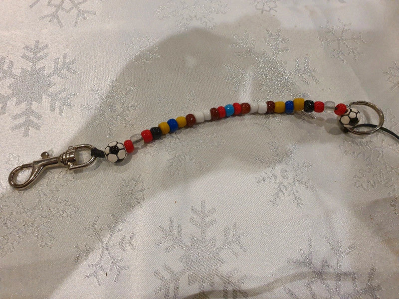 Porte cl�s en perle 1 Aubvillers (80)