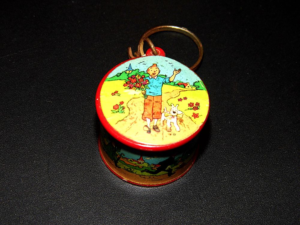 Porte cles TINTIN + 3 d�s Milou Haddock Herg� porte clef publicitaire 1965 edition du Lombard 20 Dunkerque (59)