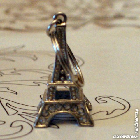 Porte-cl�s ''Tour Eiffel'' strass 5 Cabestany (66)