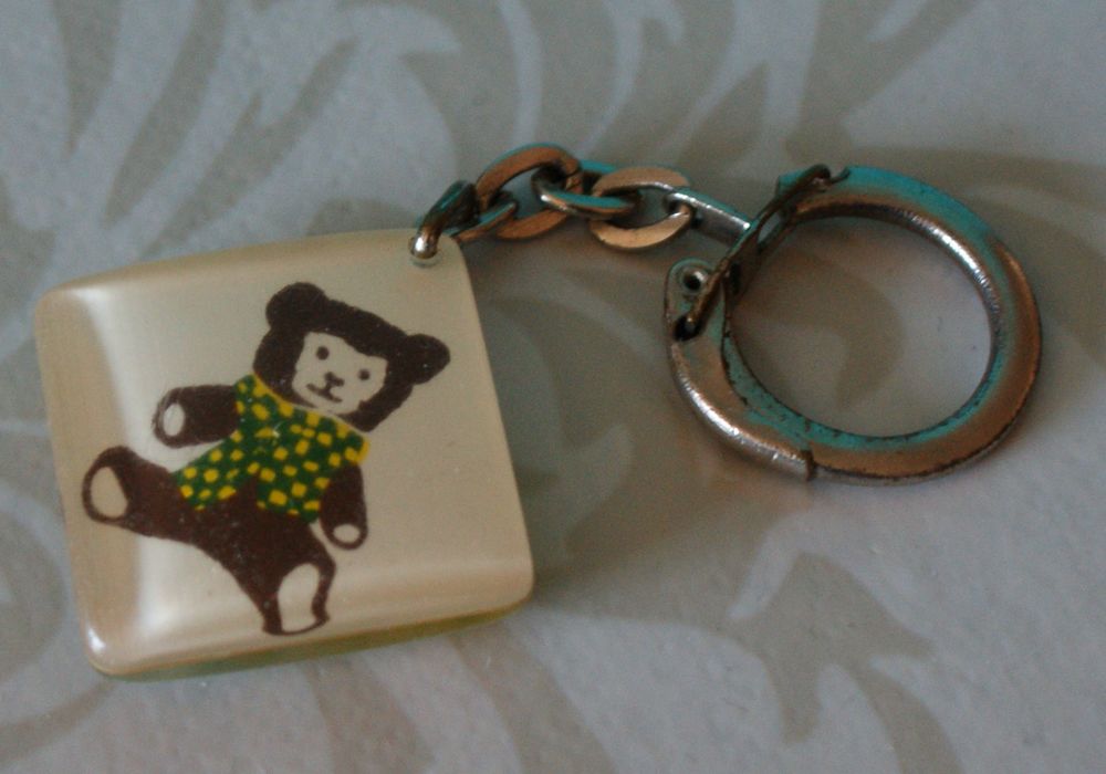 Porte-cl�s vintage Publicit� Bonbon Myrtine Gommes ''Ours'' 4 Cabestany (66)