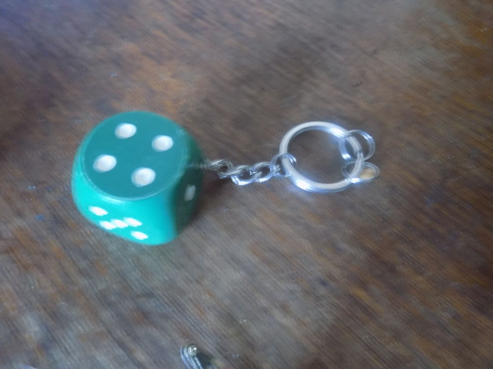 4 porte-cl�s 1 La Motte-d'Aveillans (38)