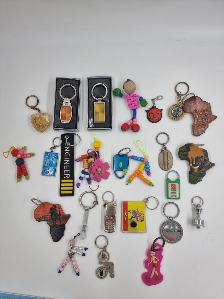 Lot de 26 porte-cl�s 3 Vulbens (74)