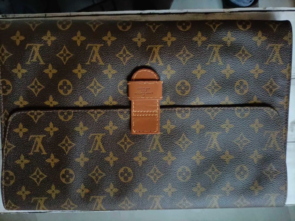 porte document 50 Paris 17 (75)