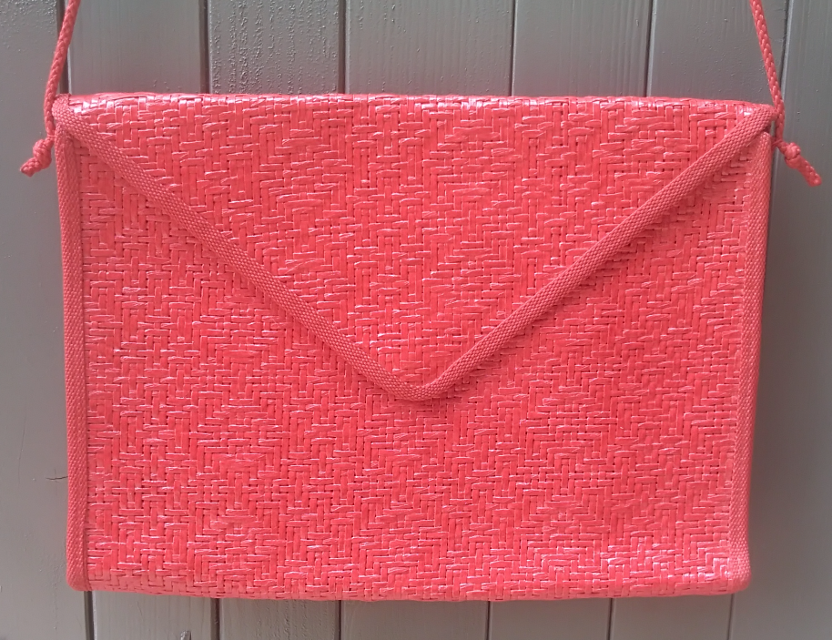 Porte-documents rouge vernis Printemps 20 Roquefort-les-Pins (06)