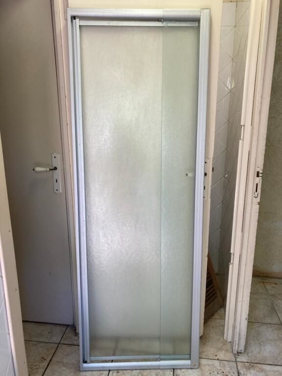 Porte de douche pivotante extensible
150 Lattes (34)