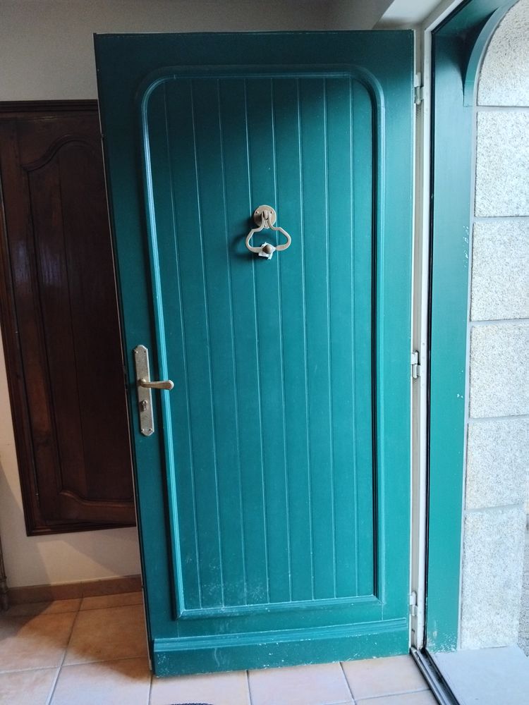 PORTE ENTR�E BOIS MASSIF  0 Auray (56)