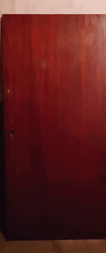 Porte d'entr�e renforc�e en bois d'acajou 40 Carc�s (83)