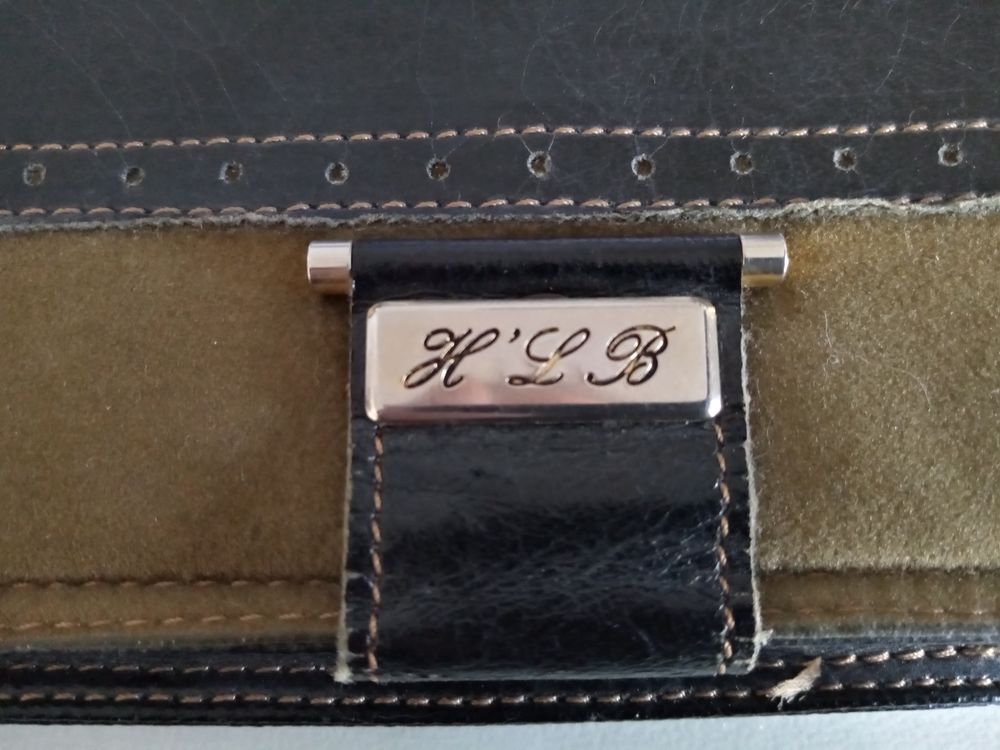 Porte feuilles en cuir, excellent �tat. 30 Rennes (35)