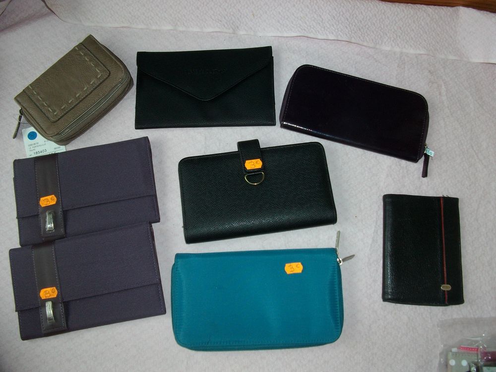 Porte-feuilles+Papiers de 1 � � 3 �- neufs 1 Bouxwiller (67)