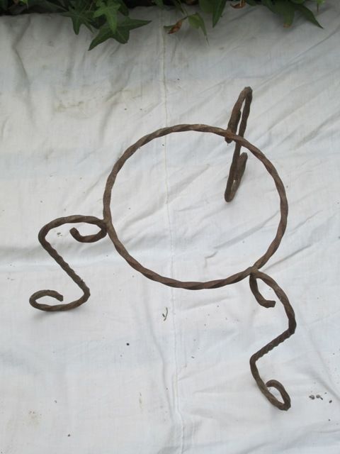 Porte-pot Fer Forg�	
2 Castres (81)