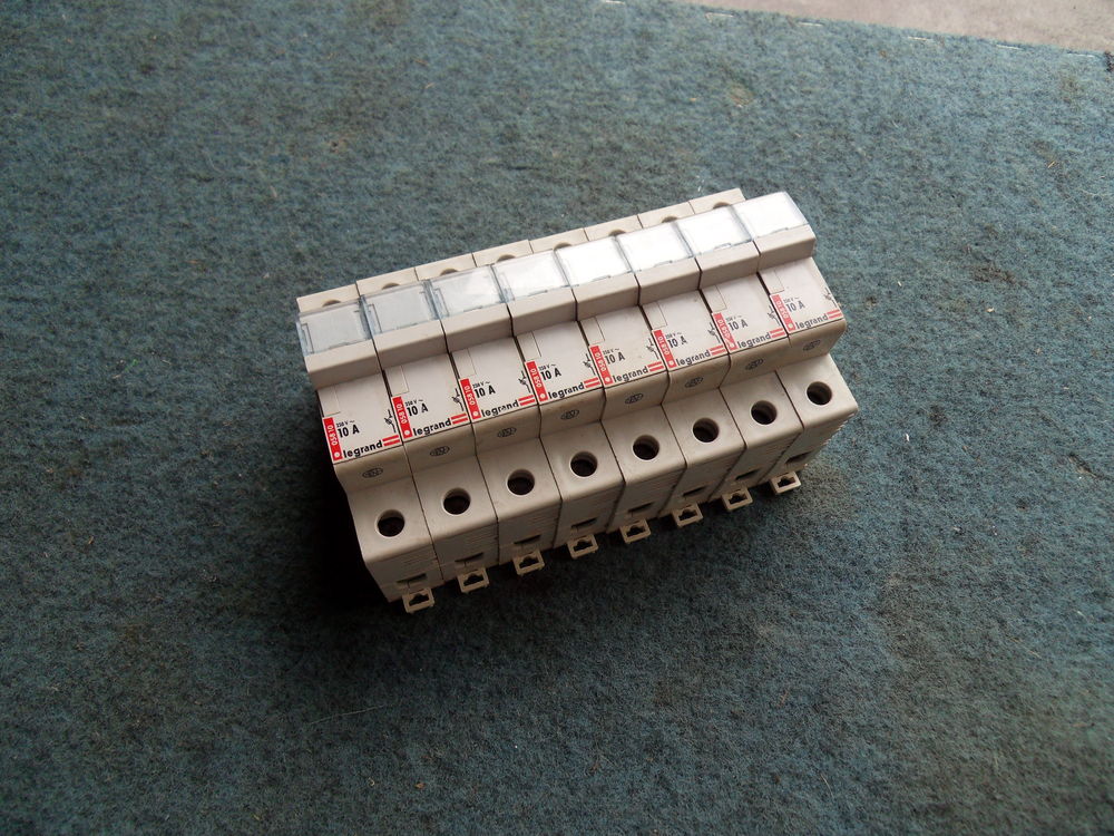 porte fusible 2 Sens-de-Bretagne (35)