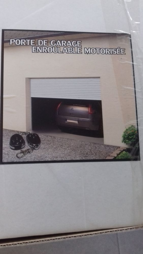 PORTE DE GARAGE ENROULABLE MOTORISEE 400 Saint-Maclou (27)