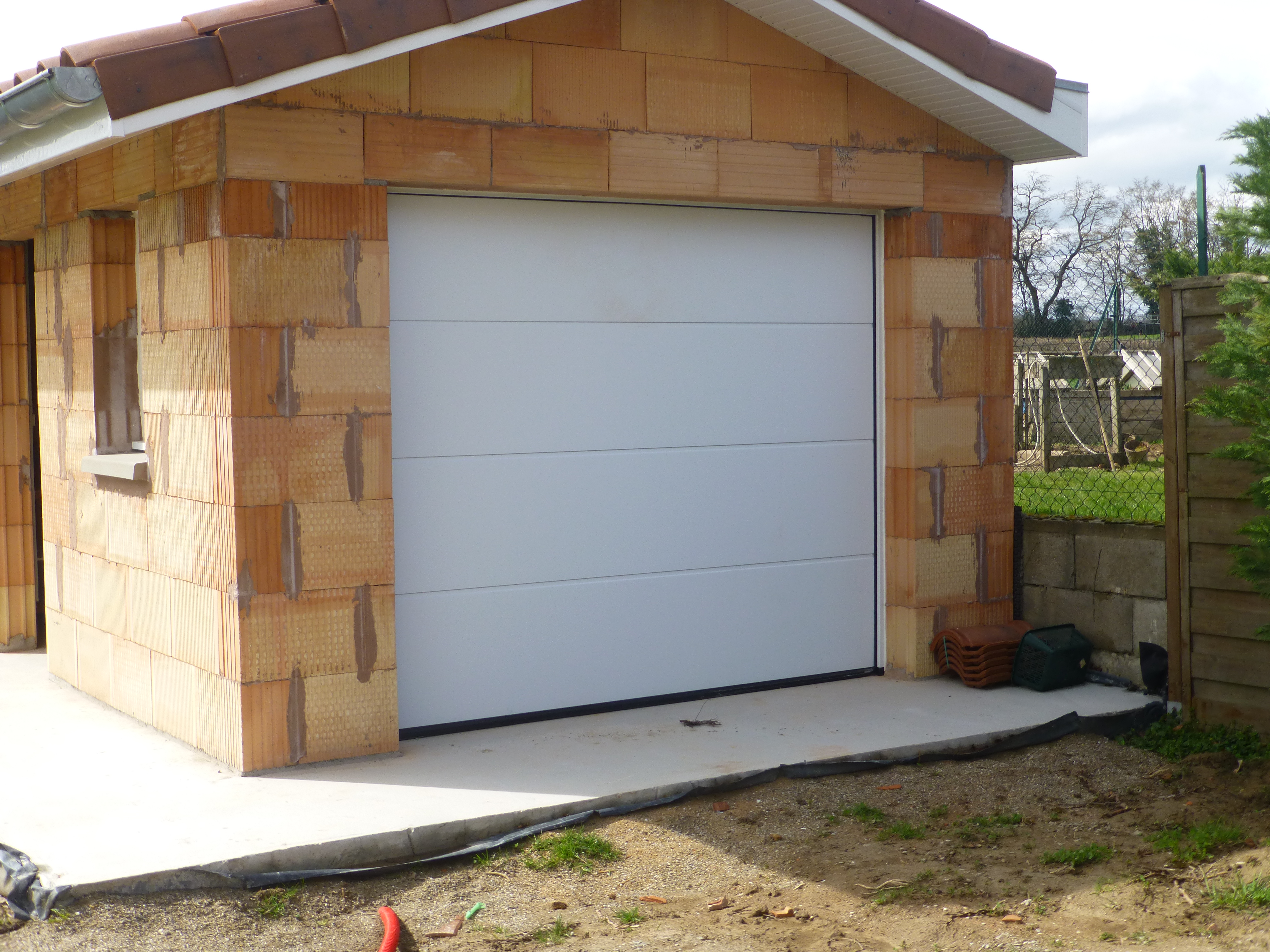 Porte de garage sectionnelle pr�mont�e neuve 750 Montluel (01)