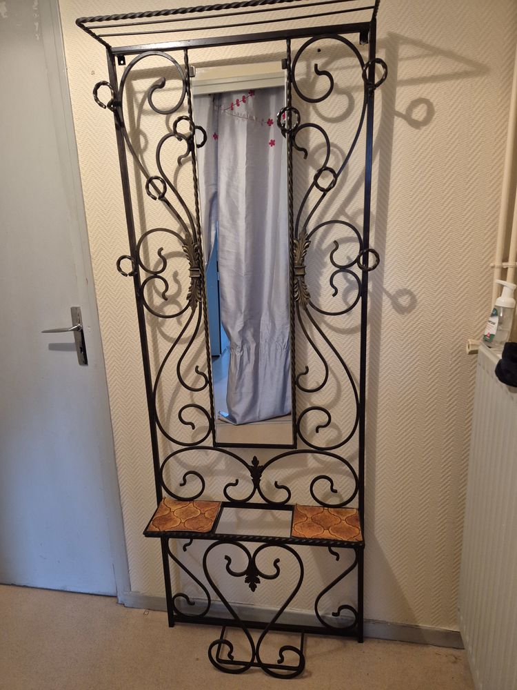 Porte-manteau en fer forg� 60 Montauban (82)