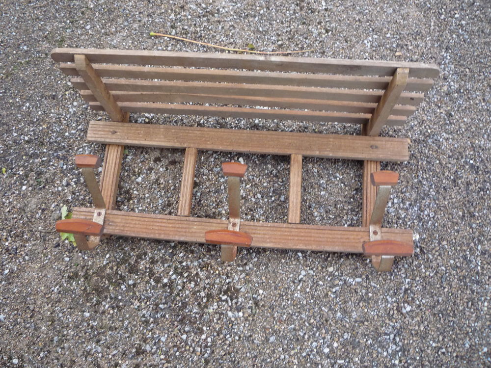 Porte manteau mural 25 Castres (81)