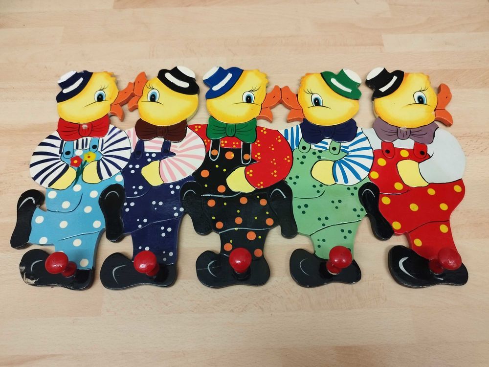 Porte manteau vintage Petits Canards 
Dimension 45 cm x 25,5 cm 
2 fixation
5 crochets 12 Villiers-sur-Marne (94)