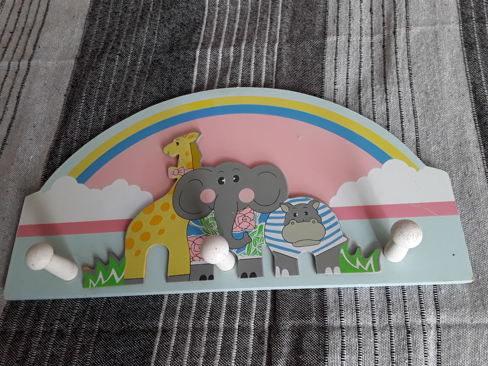 Porte-manteaux bois 10 Chartres-de-Bretagne (35)