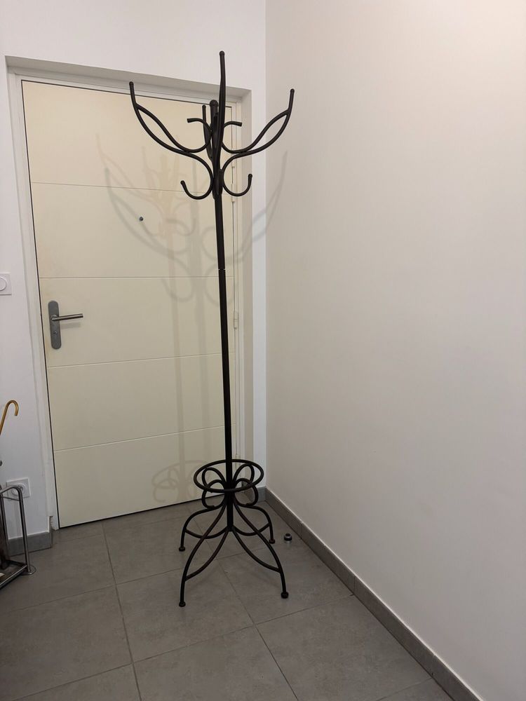 Porte manteaux en m�tal 75 Saint-Julien-en-Genevois (74)