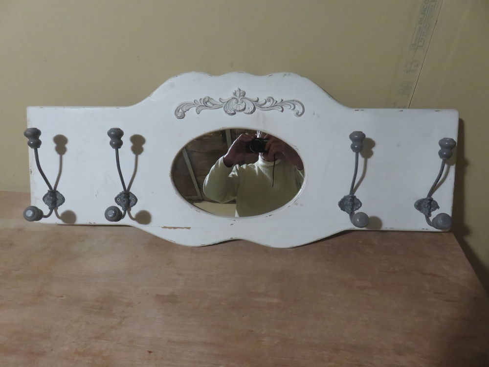 PORTE MANTEAUX MURAL 15 Chaumont (52)