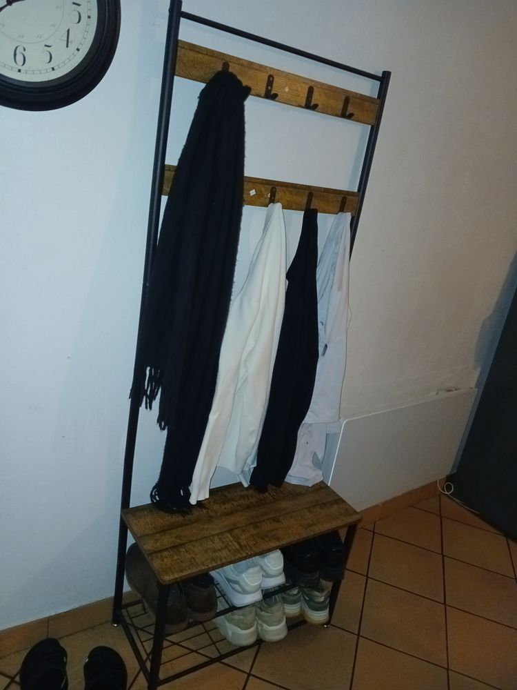 Porte mentaux et table basse 45 Anse (69)