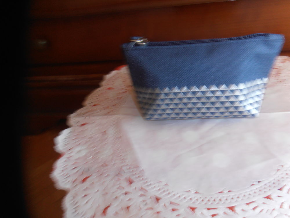 Porte-monnaie bleu (42) 2 Tours (37)