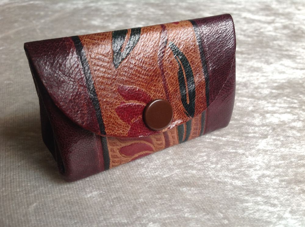 PORTE MONNAIE EN CUIR �PAIS D�CO FLEURS Envoi Possible
14 Tr�gunc (29)