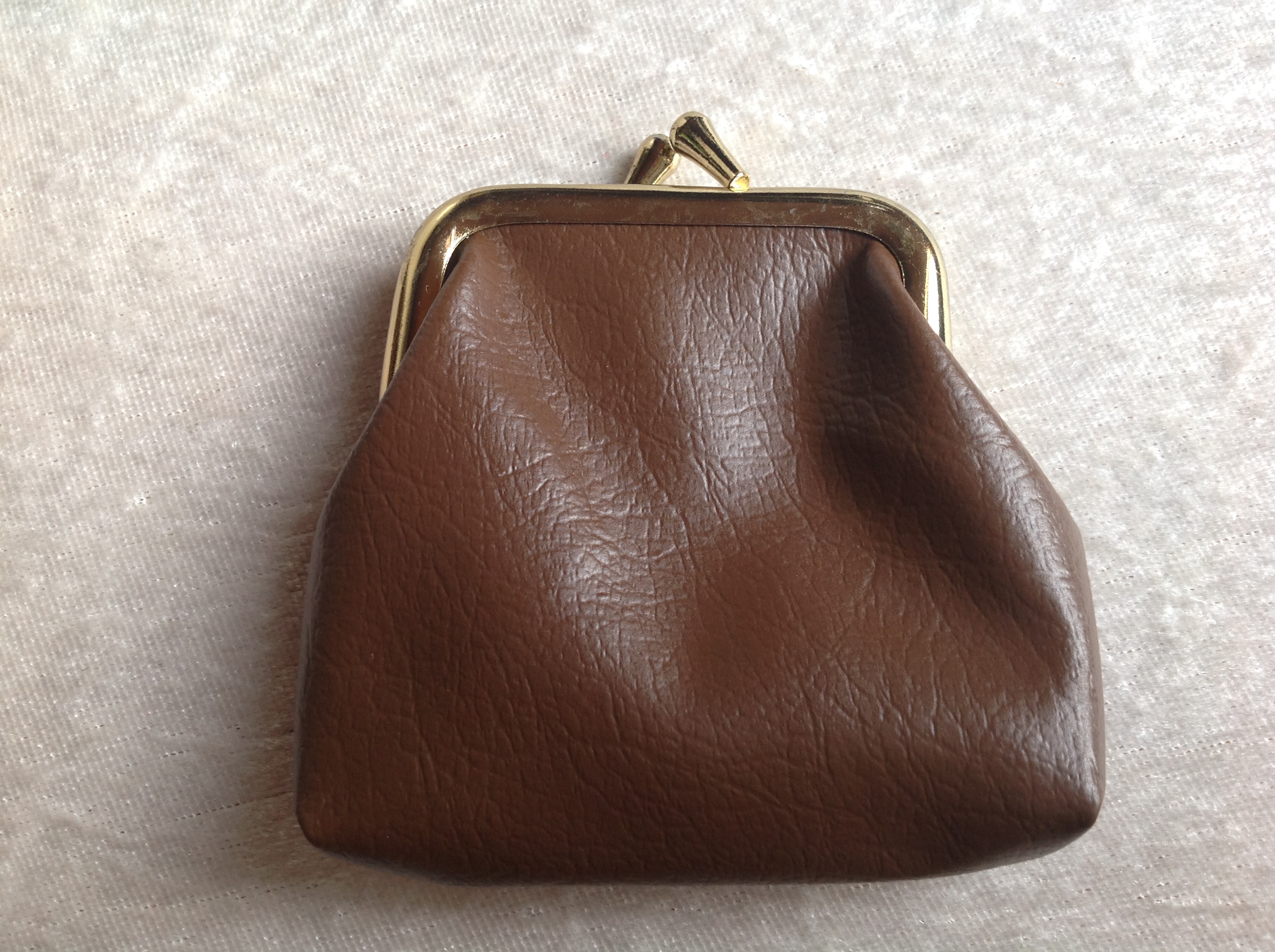 PORTE MONNAIE DOUBL� MARRON ET DOR� Envoi Possible
4 Tr�gunc (29)