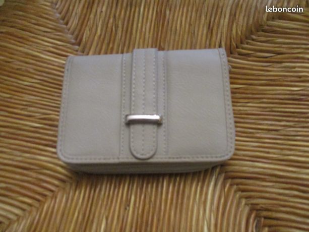 Porte monnaie et porte cartes neuf 0 M�rignies (59)