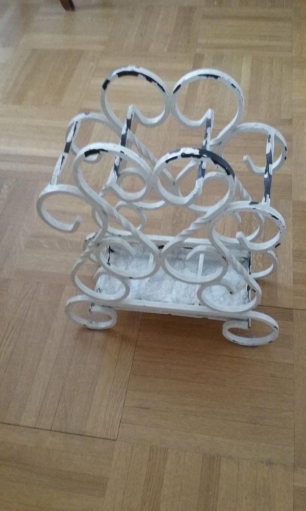 Porte-parapluie  en fer forg� VINTAGE
85 L�signy (77)