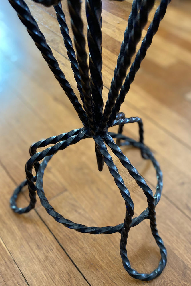 Porte-parapluie vintage en fer forg� 30 Livernon (46)