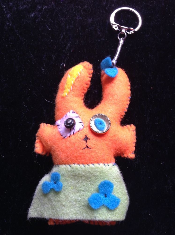 PORTE CL� PERSONNAGE ORANGE H 12cm Largeur 7cm Envoi Possibl 2 Tr�gunc (29)