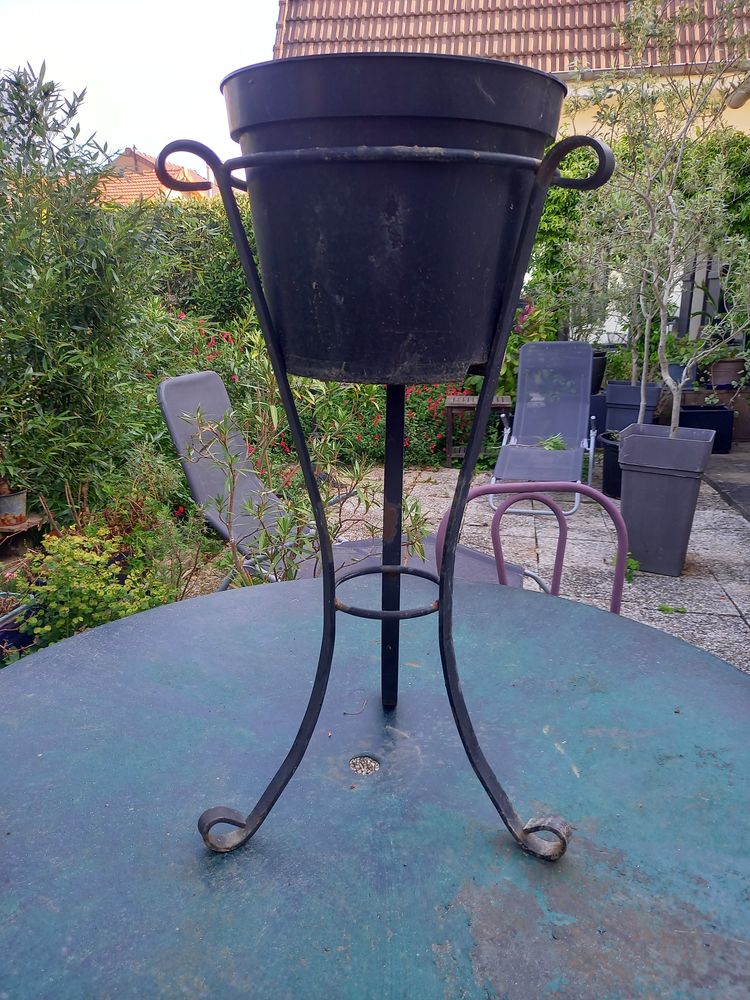 Porte plante en fer forg� 5 Cachan (94)