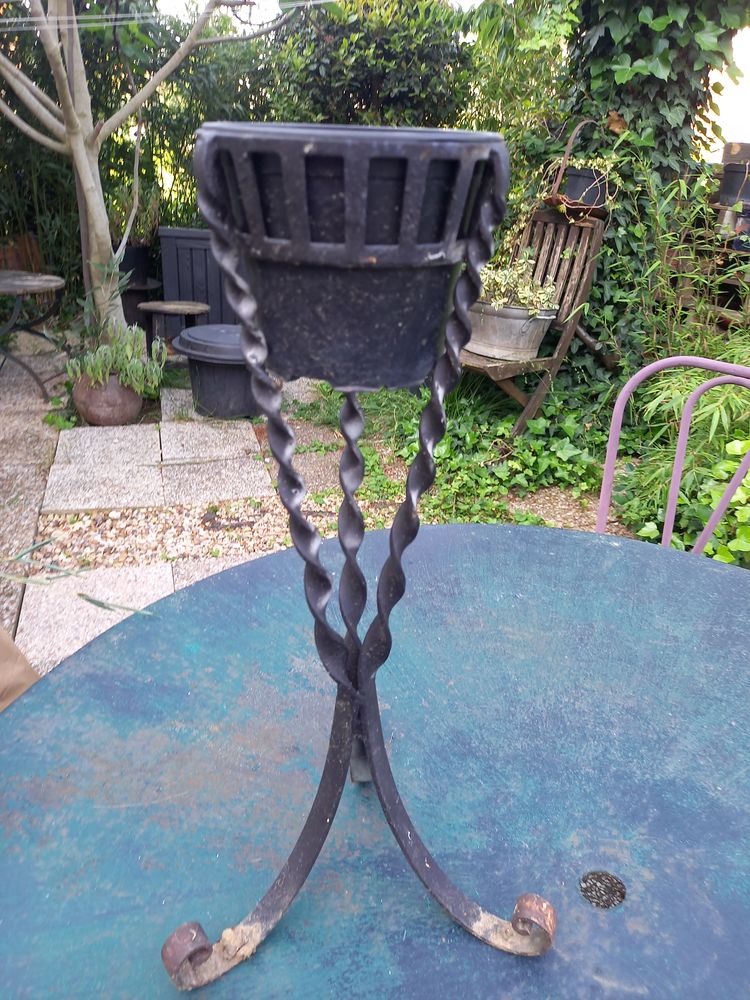 Porte plante 5 Cachan (94)