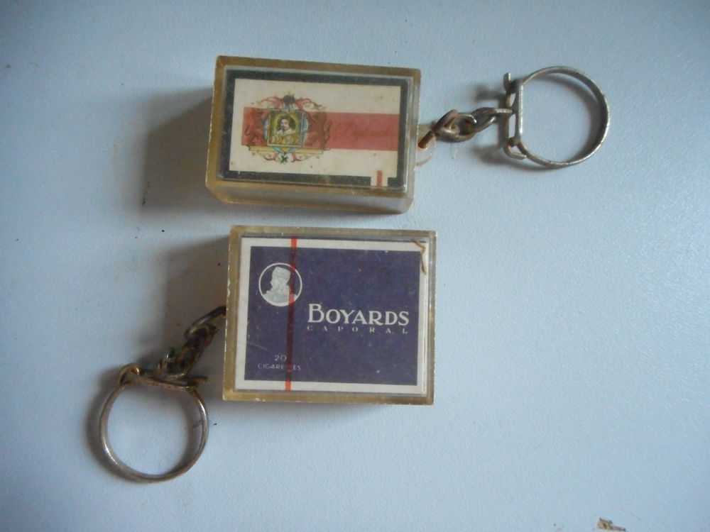 2 Porte cl� publicitaires 5 Nieuil-l'Espoir (86)