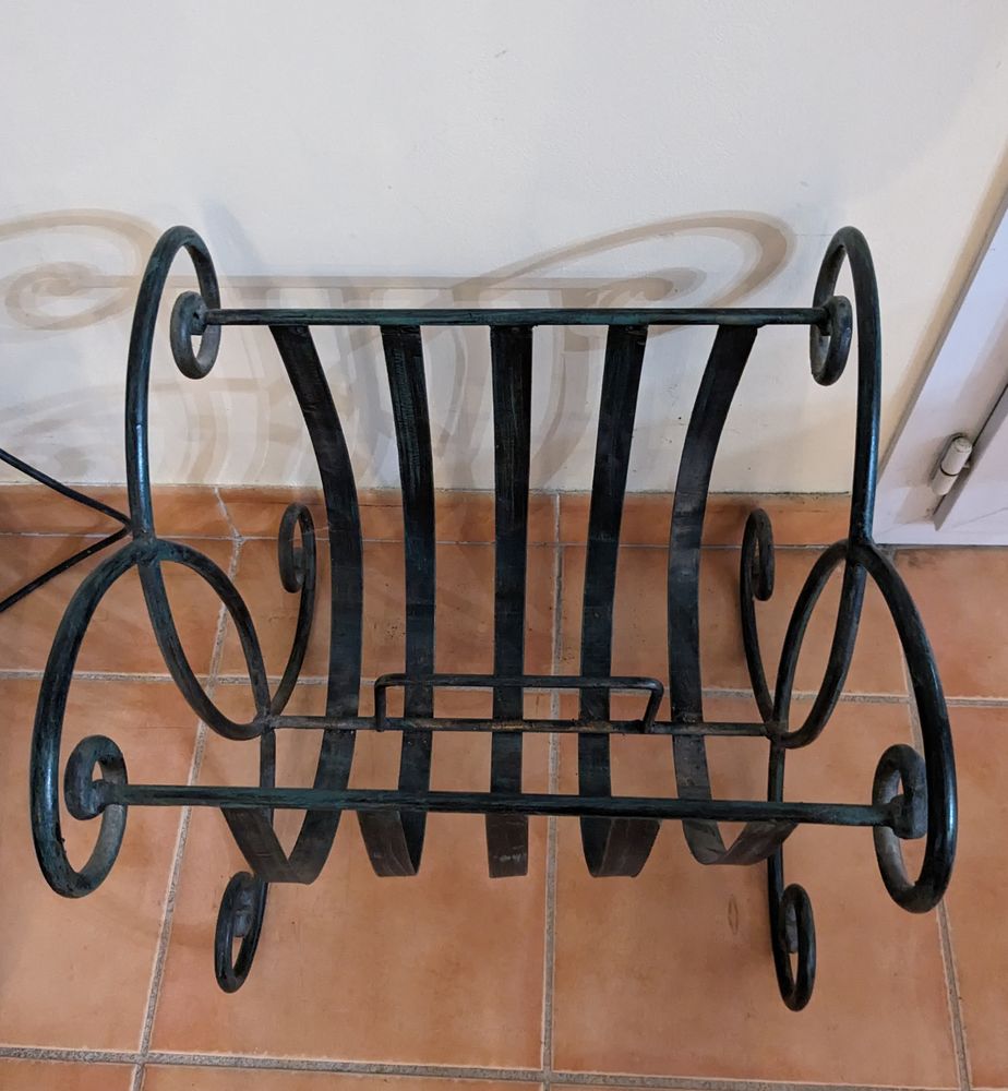 Porte-revue en fer forg� 45 Lorgues (83)