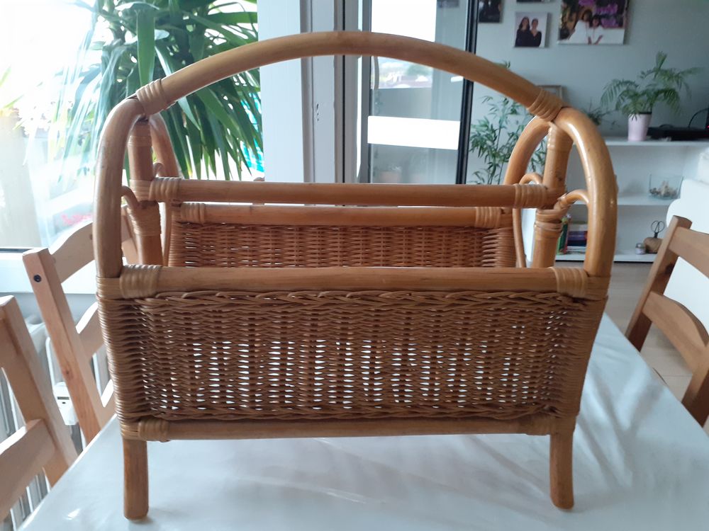 Porte revue en rotin 25 Albi (81)